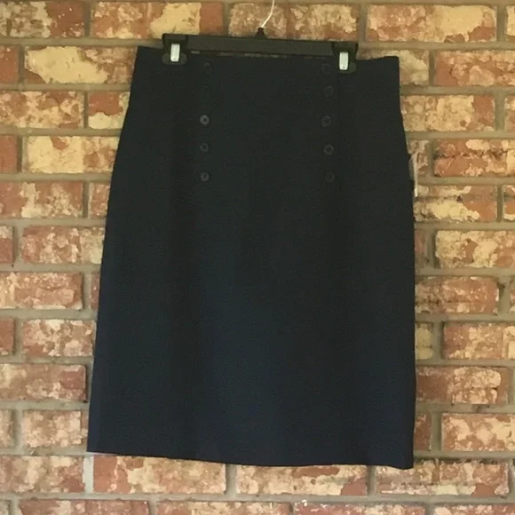YOVS Skirt - Picture 2 of 4
